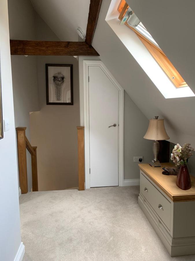 The Barn House Apartment Cranleigh Exterior photo