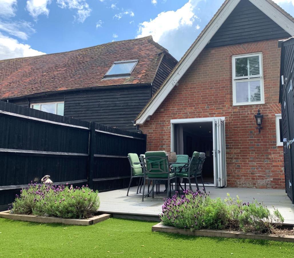 The Barn House Apartment Cranleigh Exterior photo